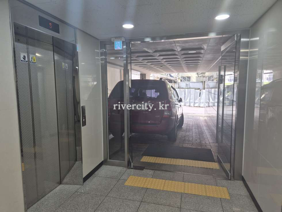 로비