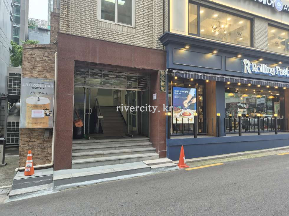 입구
