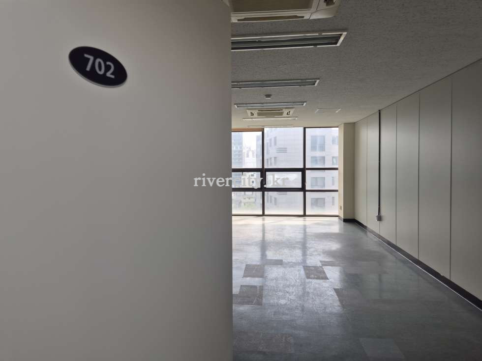 701