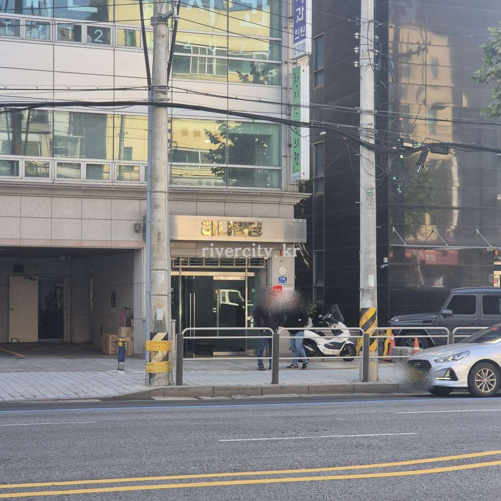 입구