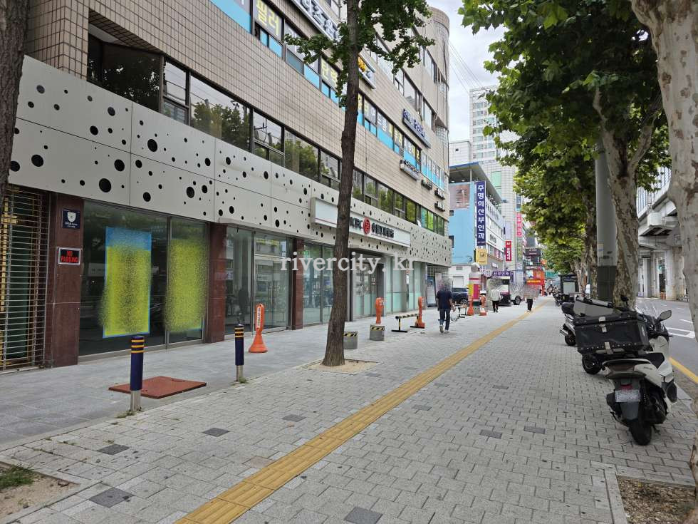 입구