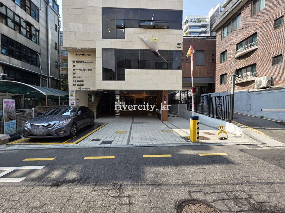 입구