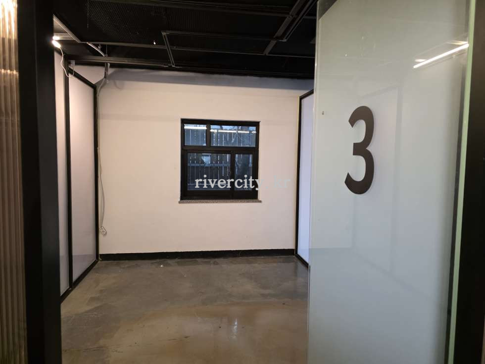 1F