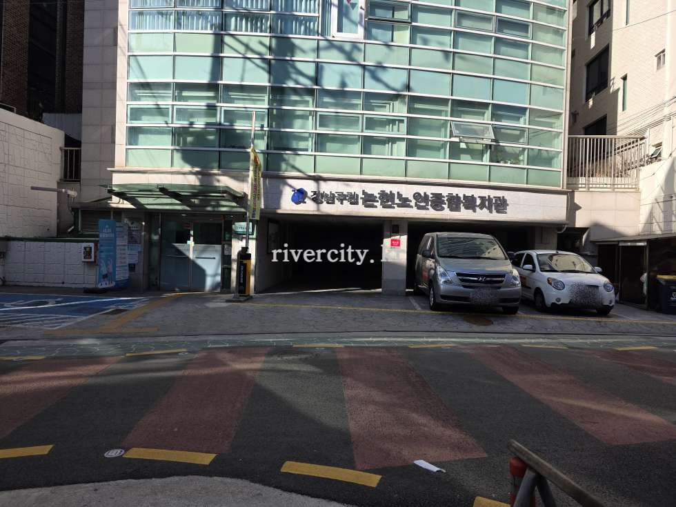 입구