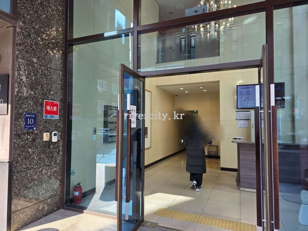 입구