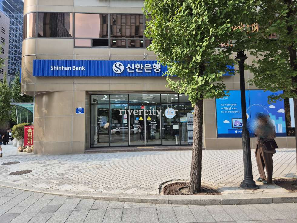 입구