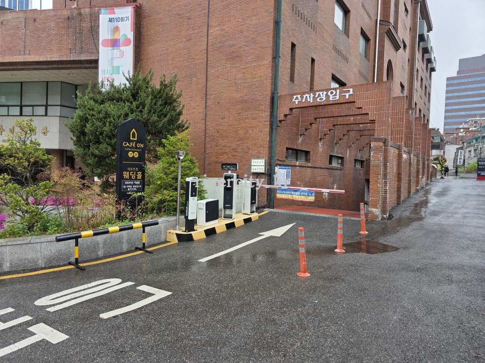 주차장입구
