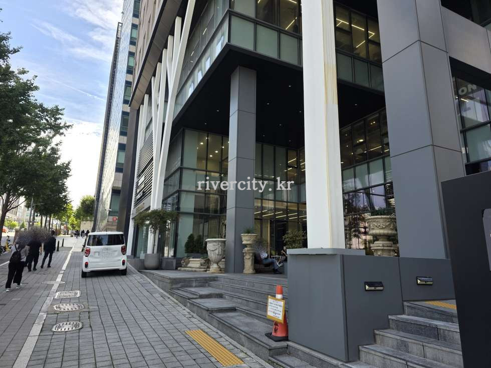 입구