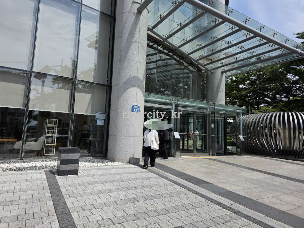 입구