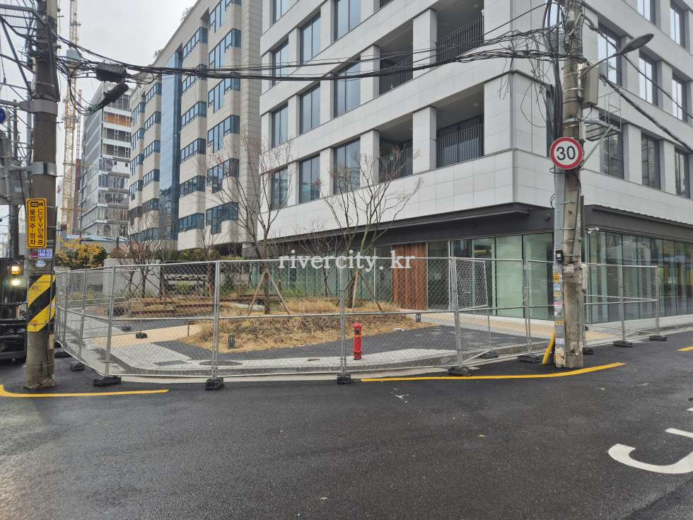 입구