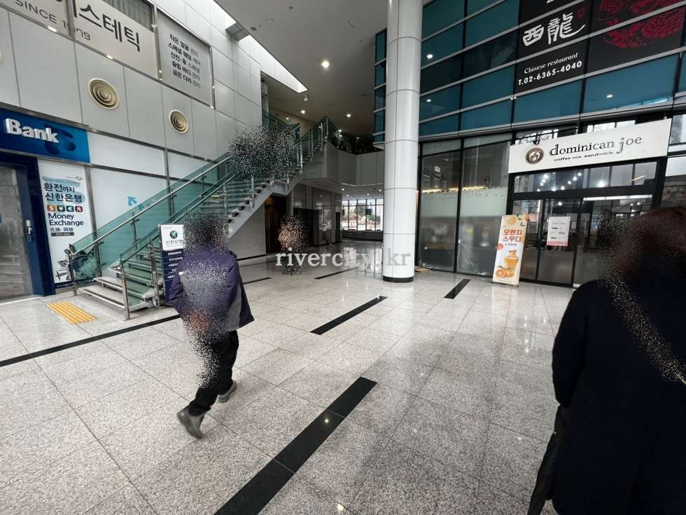 입구