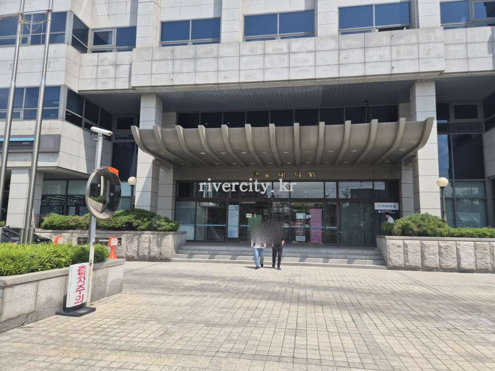 입구
