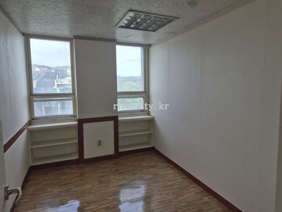 703호