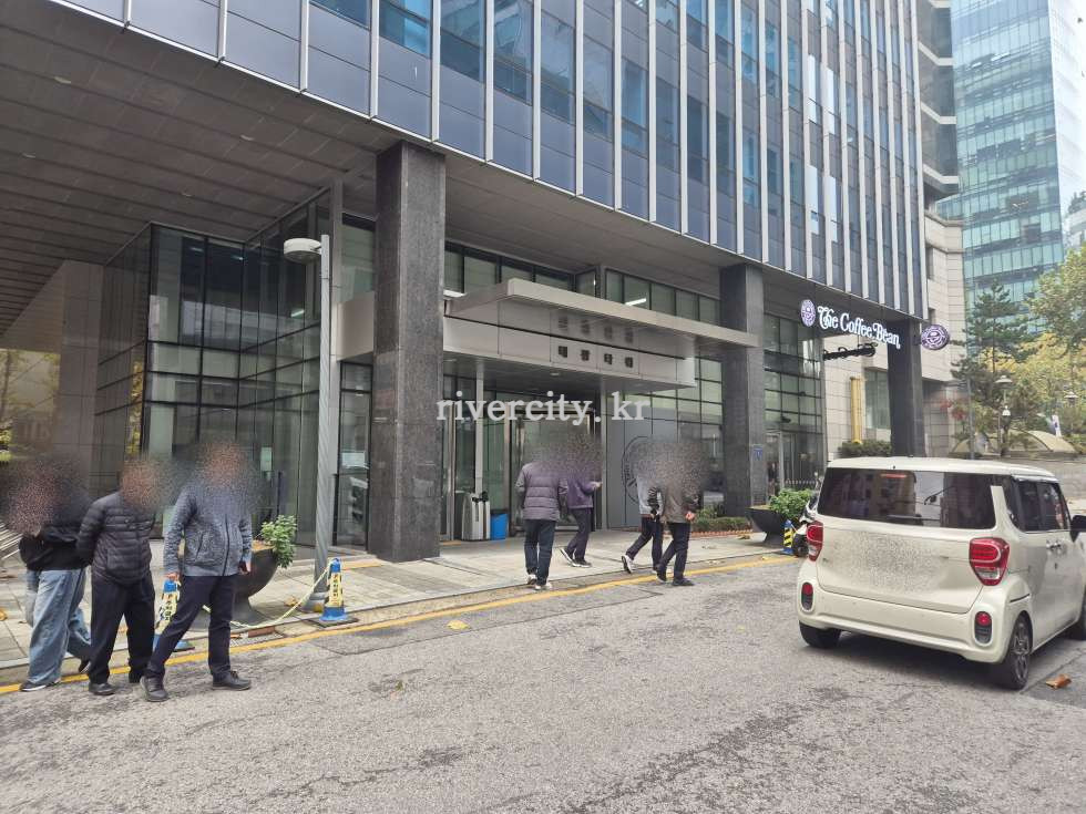 입구