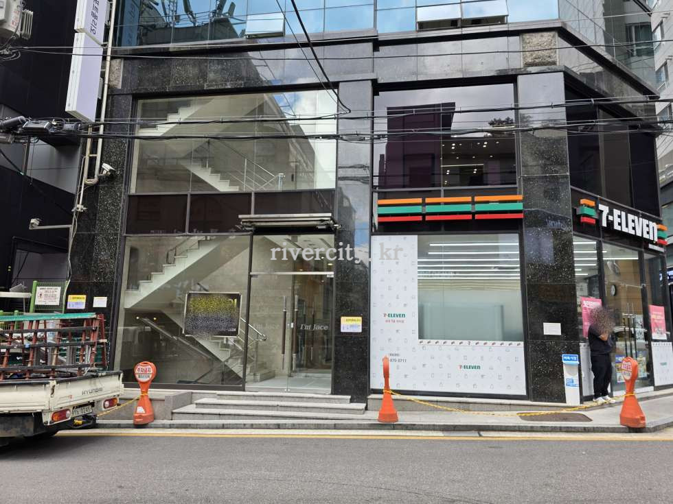 입구