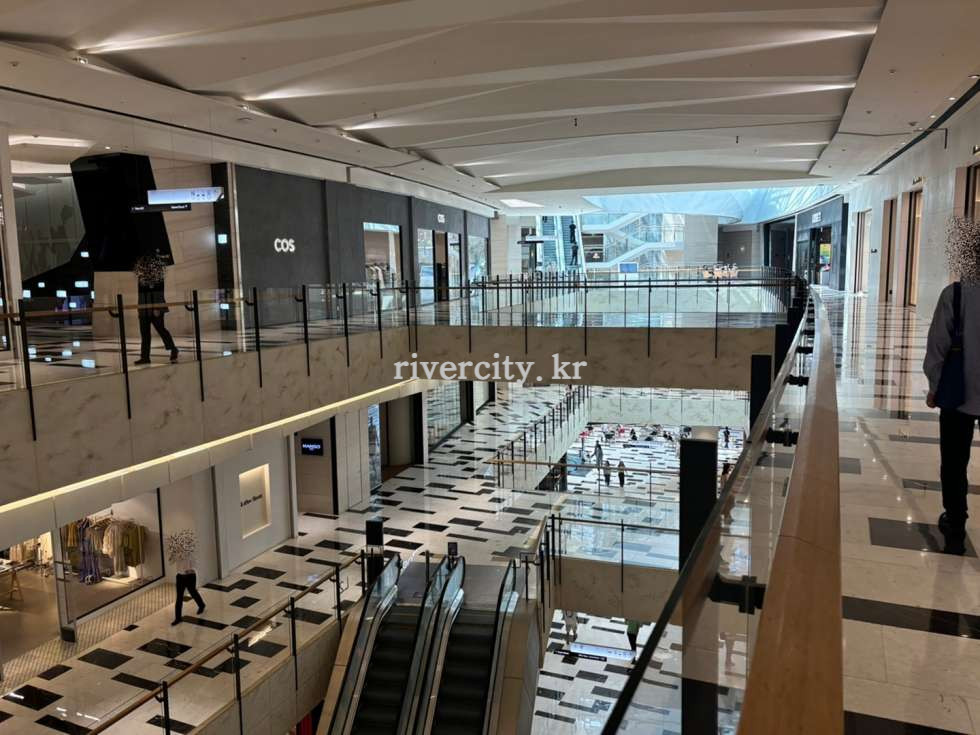 IFC Mall