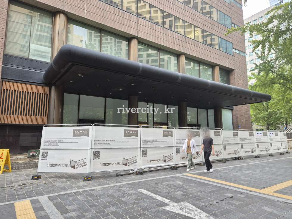 입구