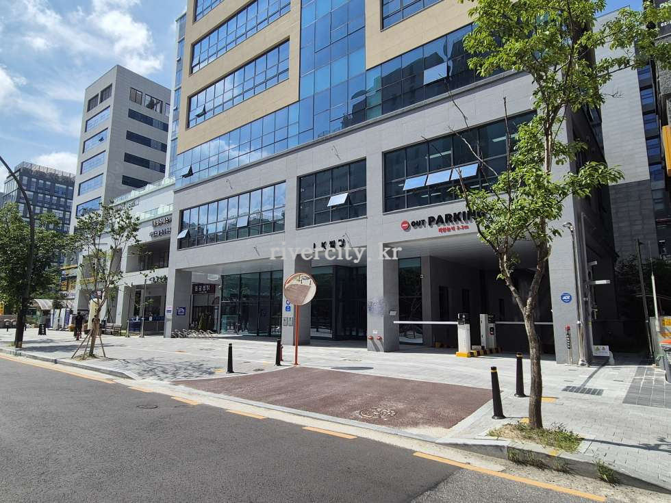 입구