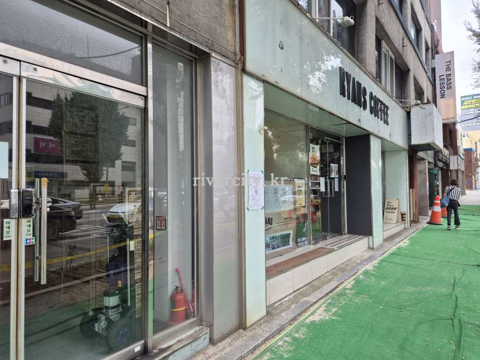 입구