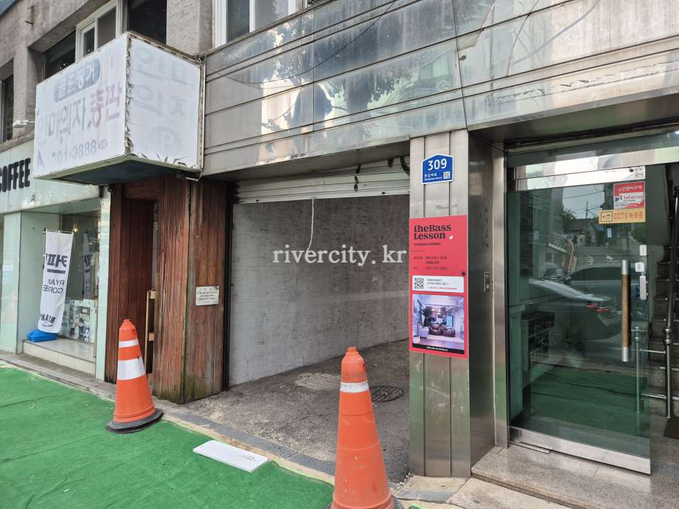 입구