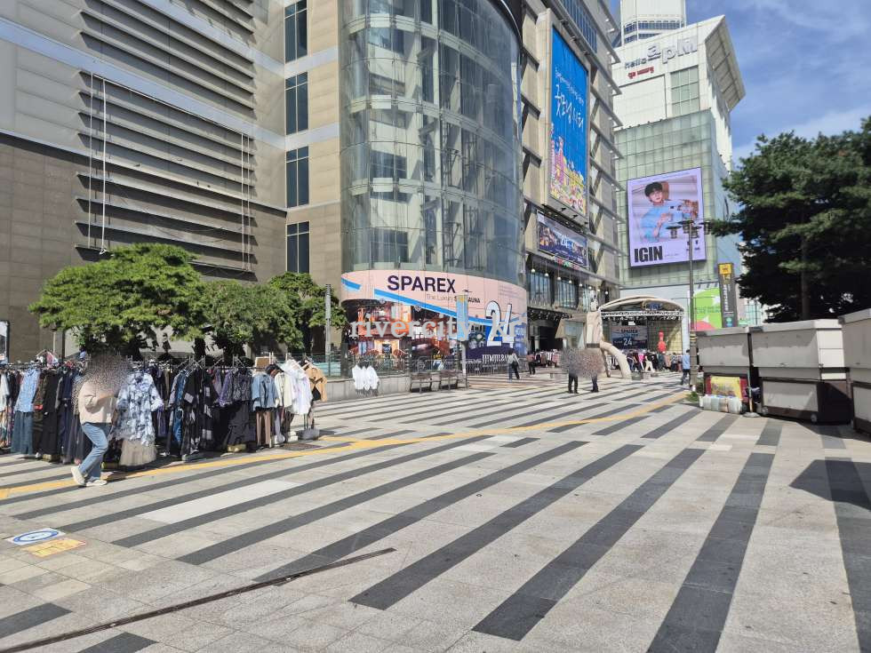 입구