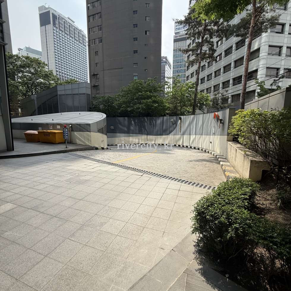 주차장입구