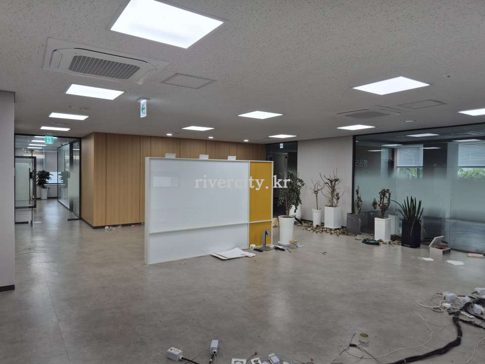 4층