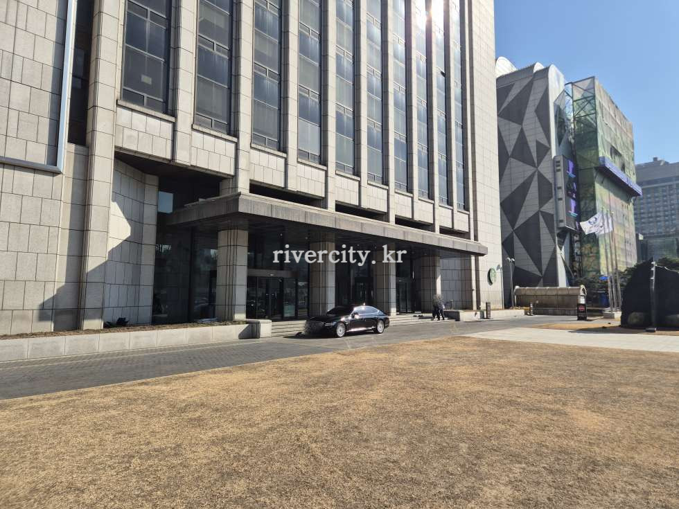 입구
