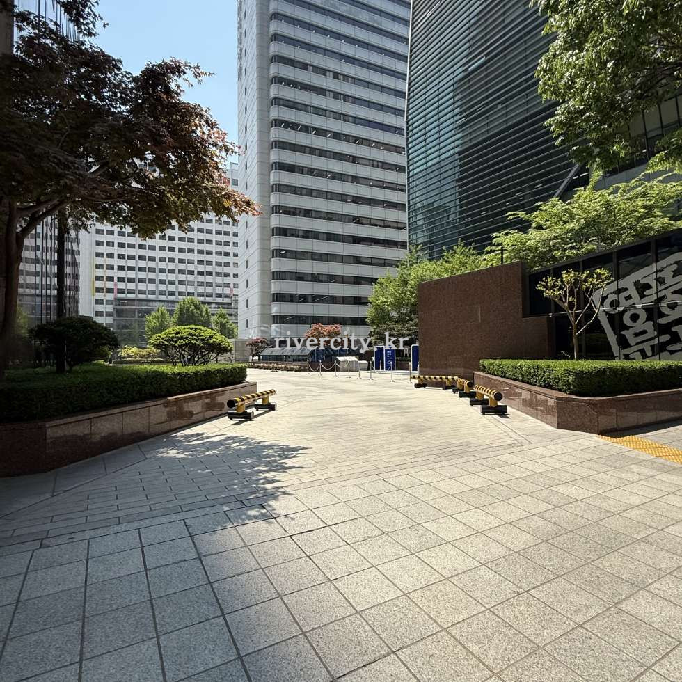 주차장입구