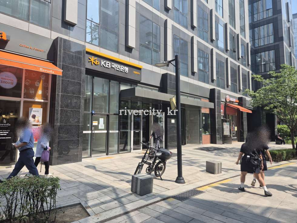 입구