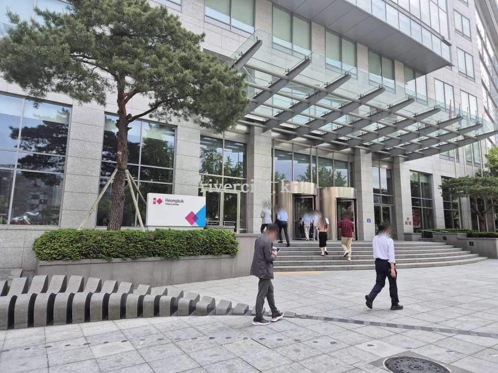 입구