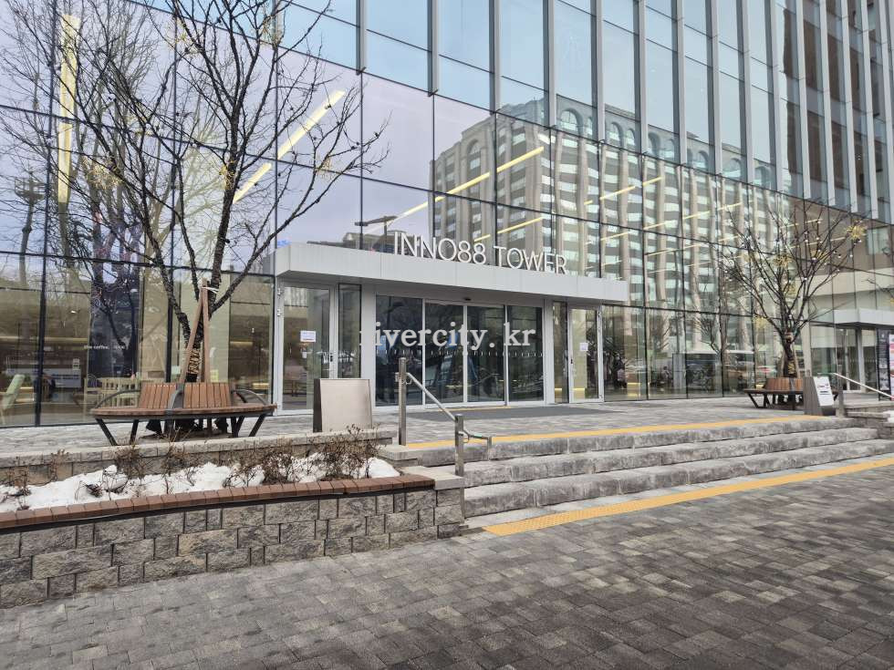 입구